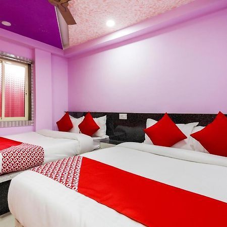 Oyo 45752 Hotel Sb Palace Godarpura Esterno foto