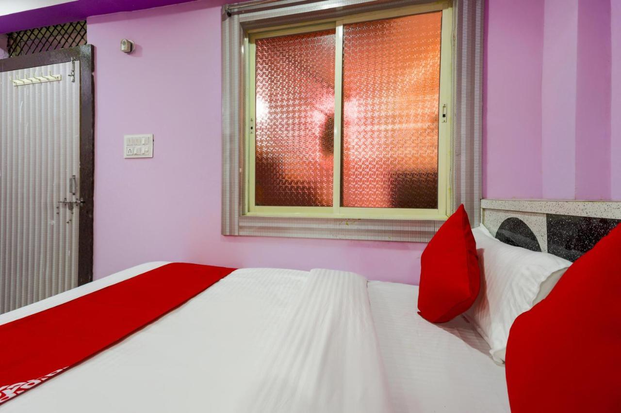 Oyo 45752 Hotel Sb Palace Godarpura Esterno foto