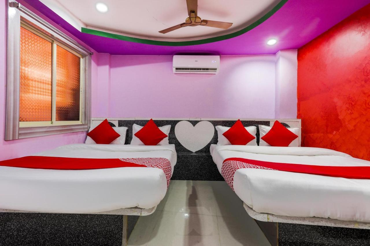 Oyo 45752 Hotel Sb Palace Godarpura Esterno foto