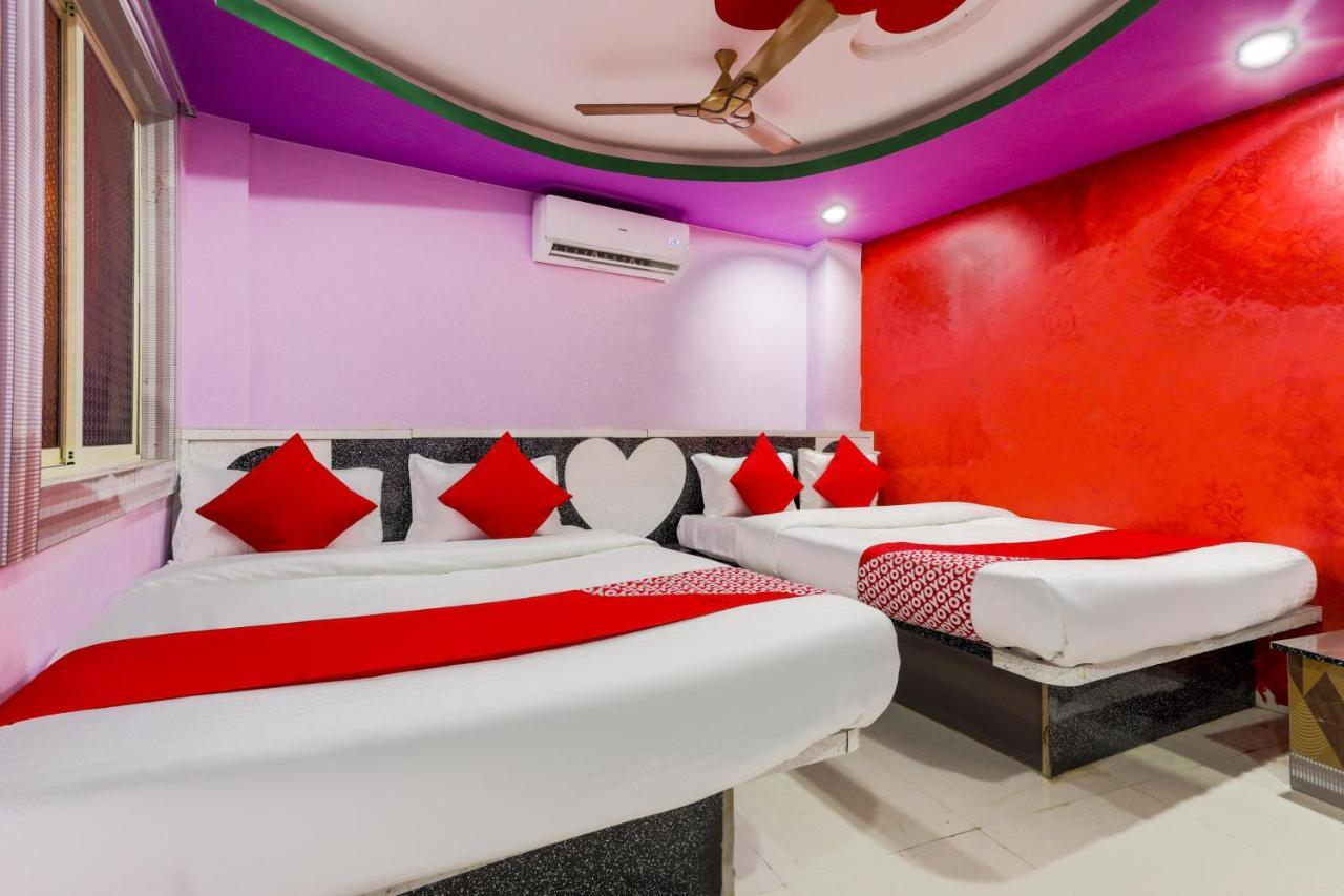 Oyo 45752 Hotel Sb Palace Godarpura Esterno foto