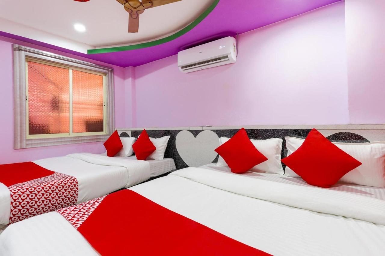 Oyo 45752 Hotel Sb Palace Godarpura Esterno foto