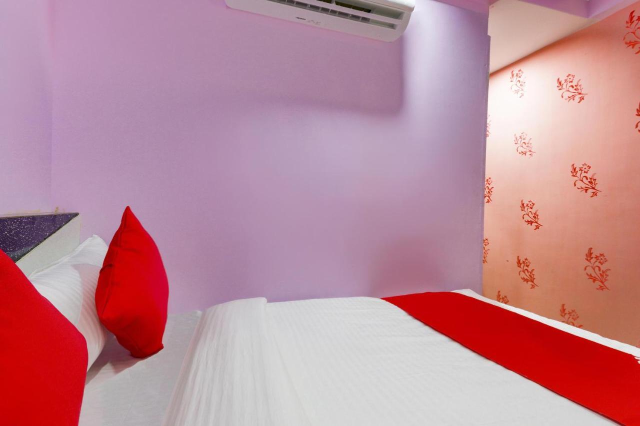 Oyo 45752 Hotel Sb Palace Godarpura Esterno foto