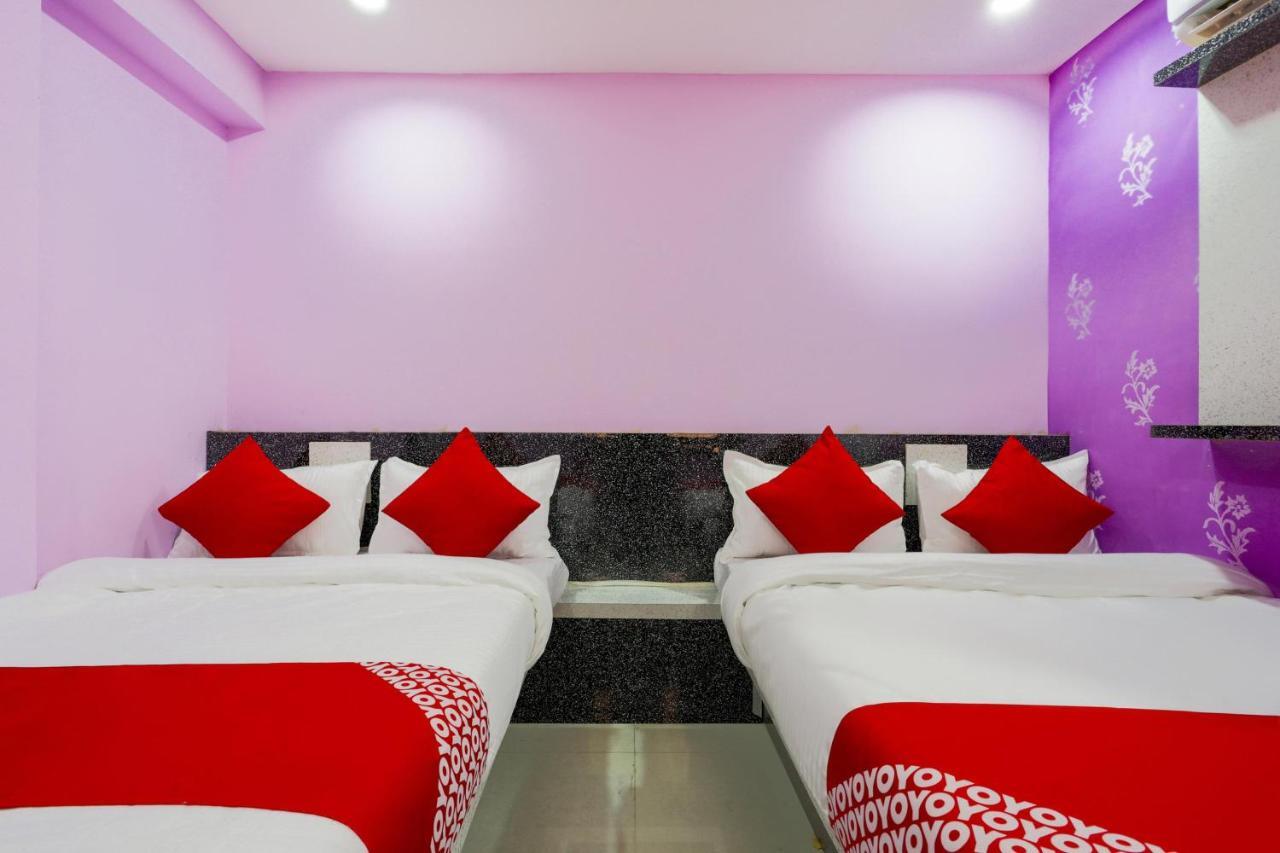 Oyo 45752 Hotel Sb Palace Godarpura Esterno foto