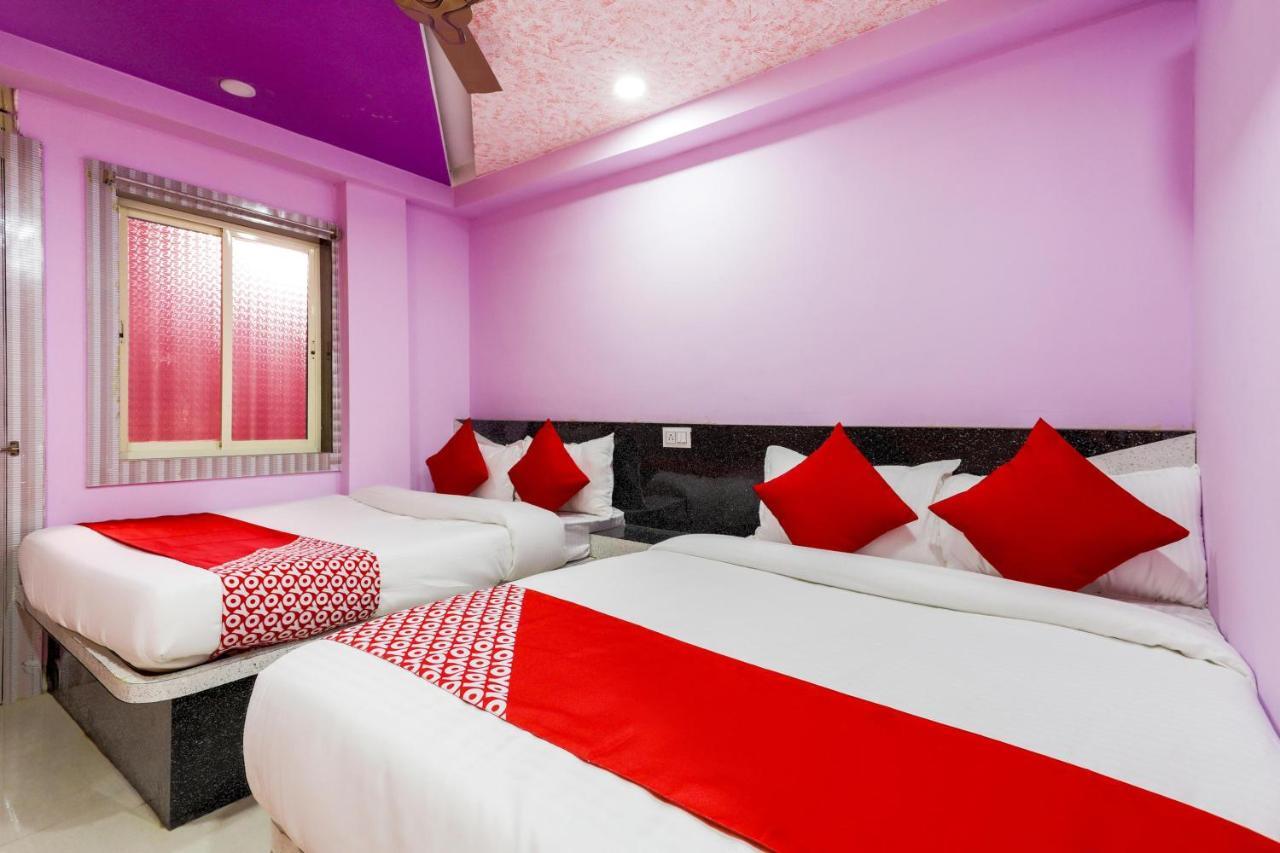 Oyo 45752 Hotel Sb Palace Godarpura Esterno foto