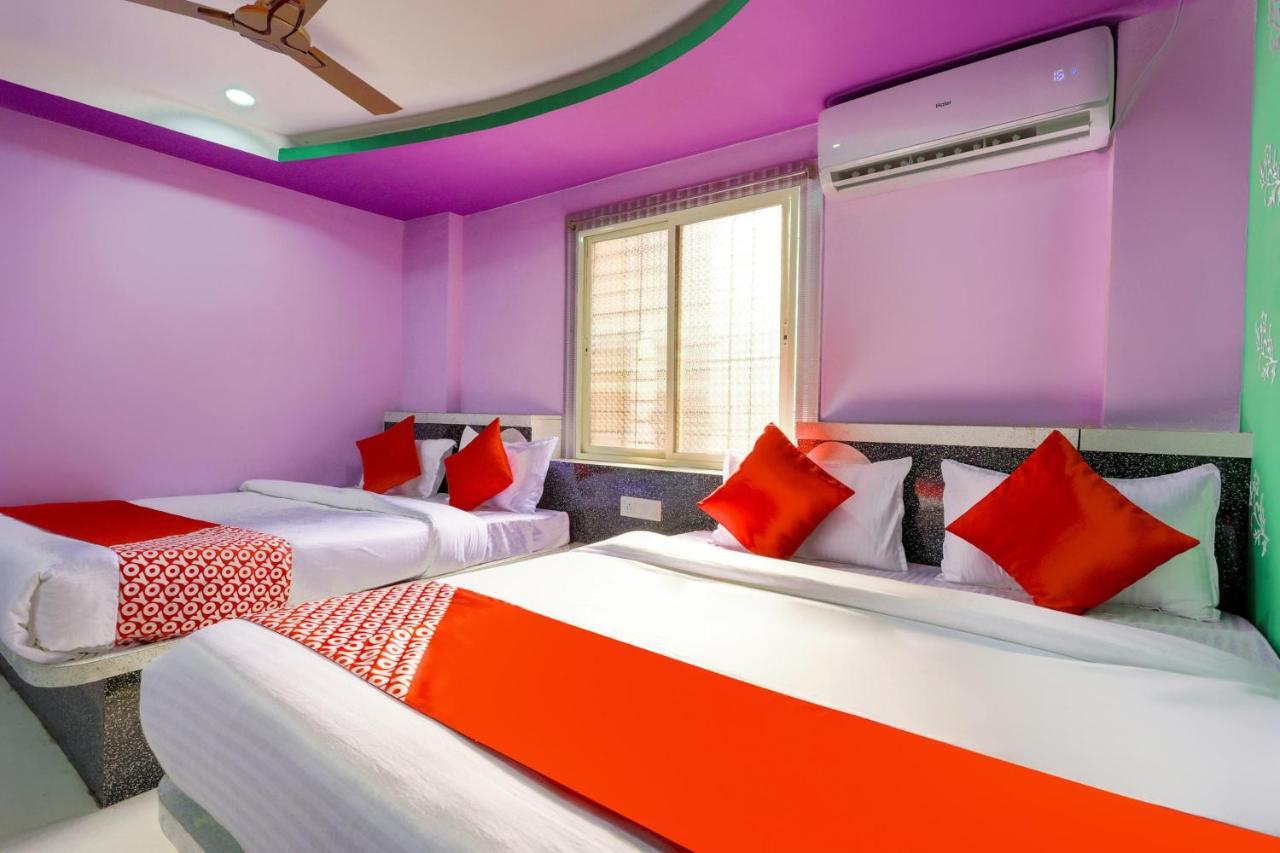 Oyo 45752 Hotel Sb Palace Godarpura Esterno foto