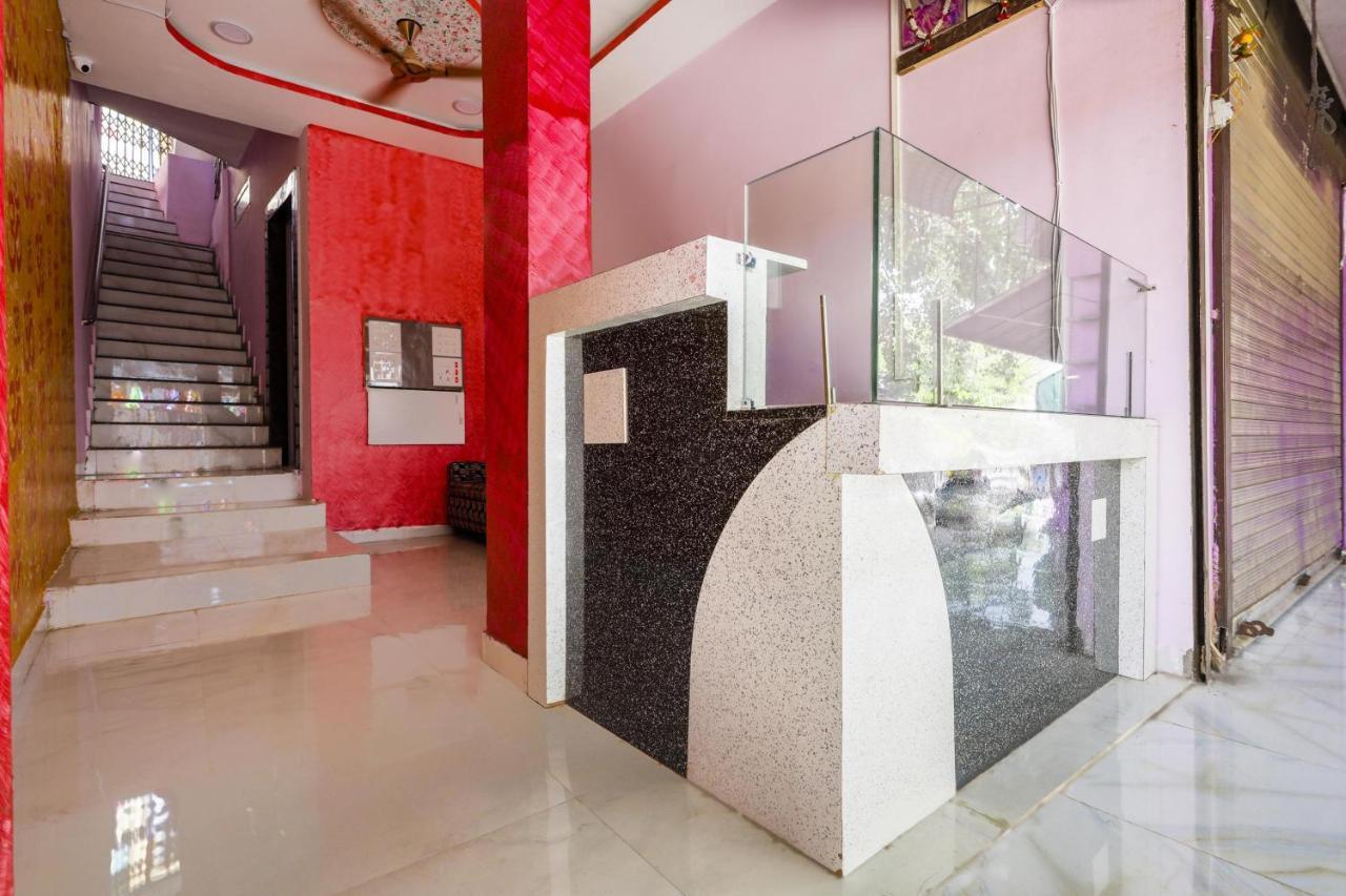 Oyo 45752 Hotel Sb Palace Godarpura Esterno foto