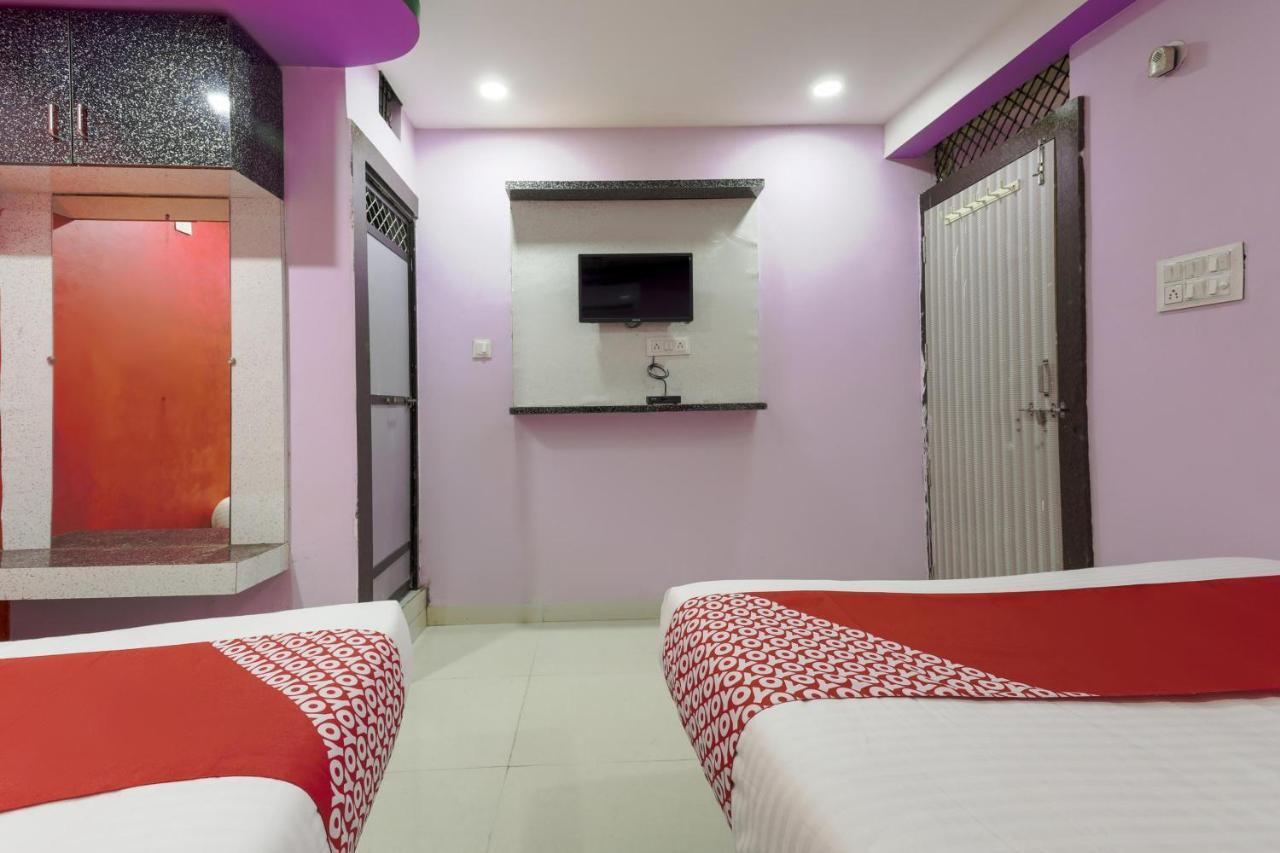Oyo 45752 Hotel Sb Palace Godarpura Esterno foto